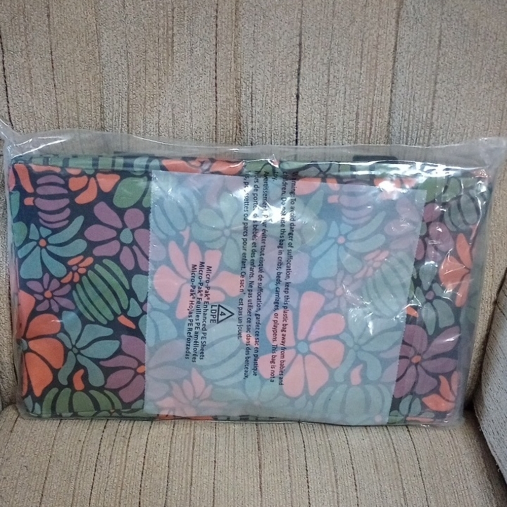 NIP Maurices Floral Pattern Collapsible Tote With Handles